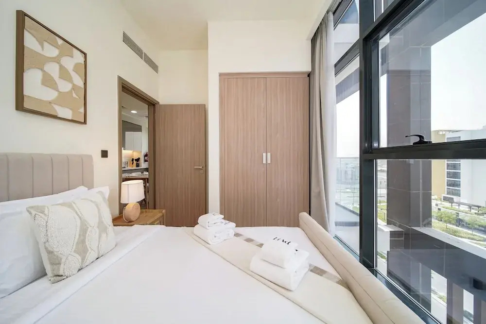 PVH - Stylish 1BR - Azizi Riviera