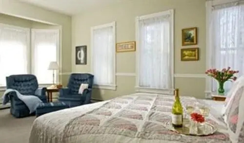 The Maple Leaf Inn