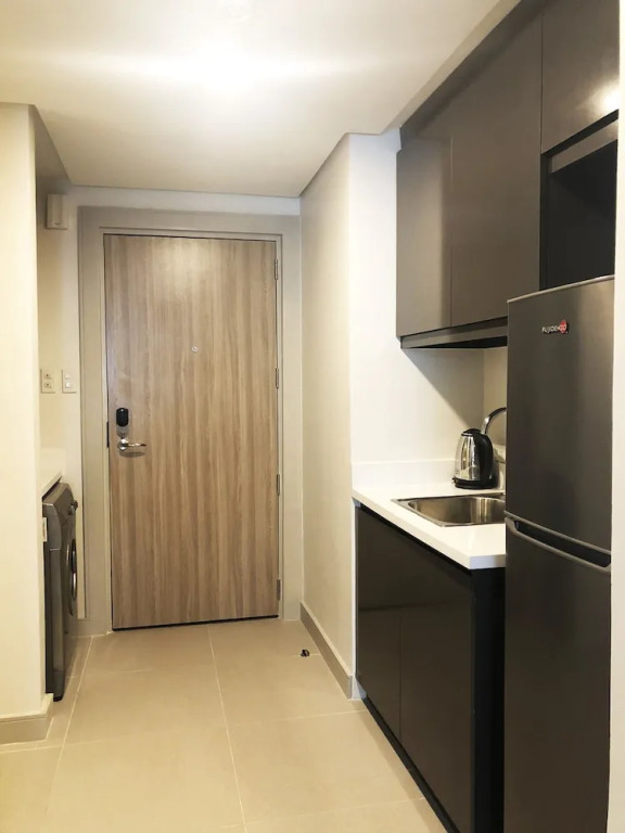 The Residences at BCCT by Stays PH Cozy retreat with hotel-style comforts and convenience, best location in BGC