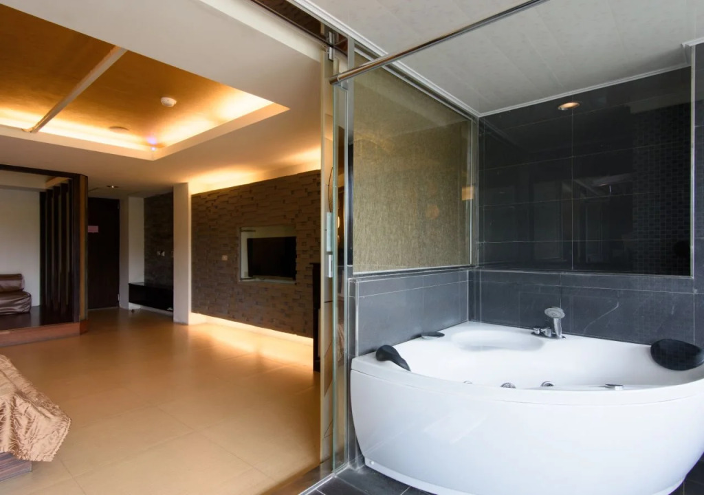 Harbor Elite Hotel