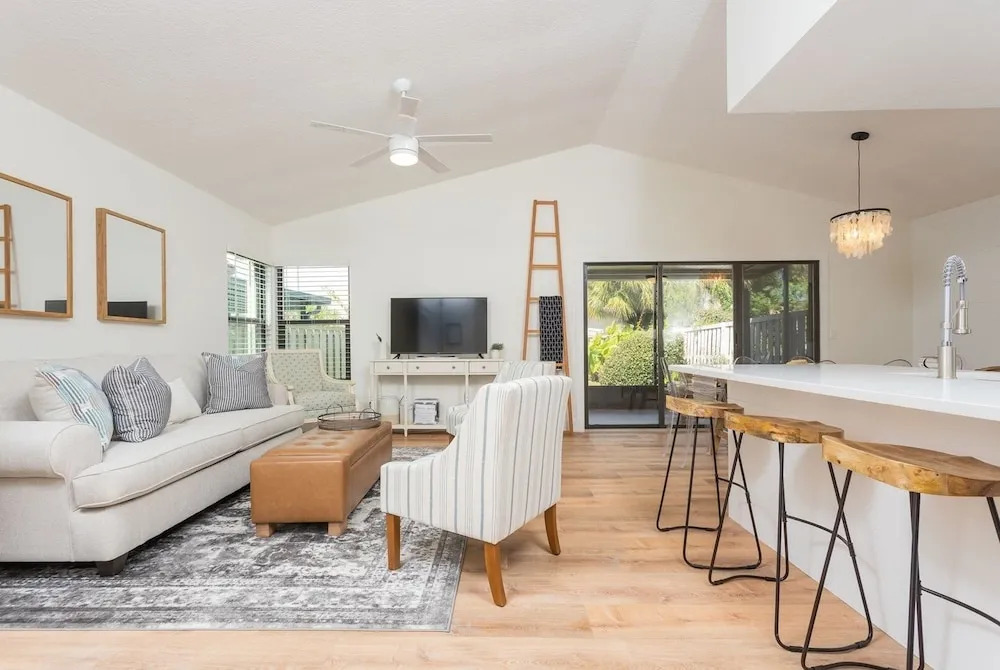 Fully Renovated 3/2 Private Beachside Home 3 Bedroom Home