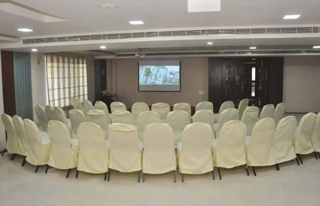 Hotel Mayura A/c