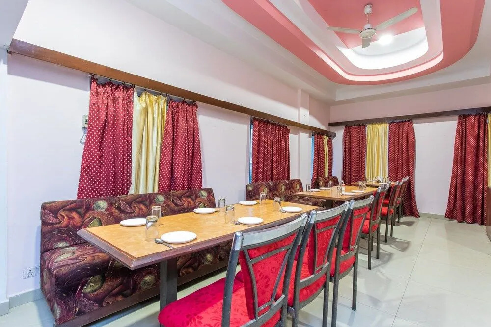 OYO 25042 Vikramaditya Hotel