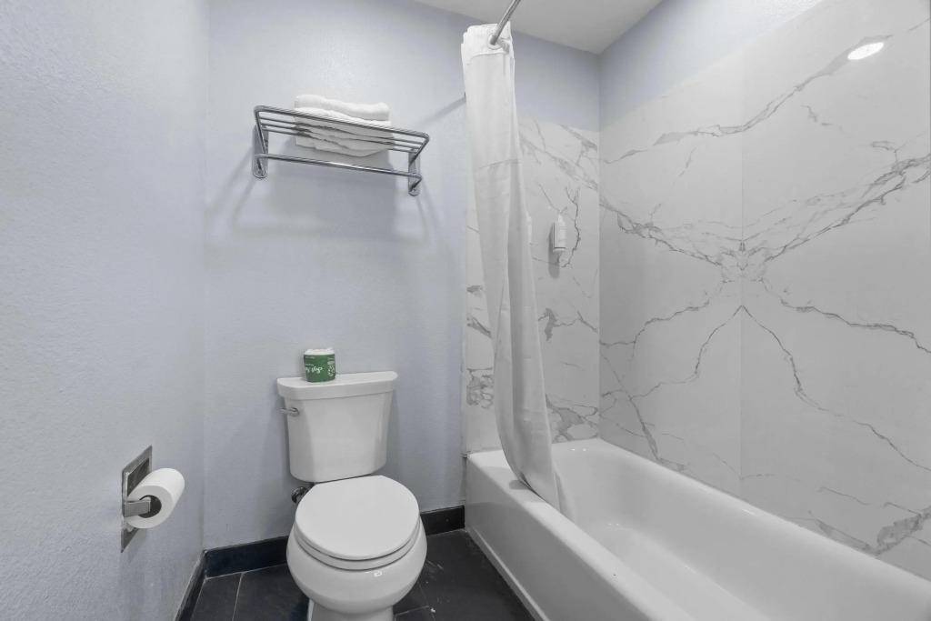 Travelodge by Wyndham Fairplex Pomona