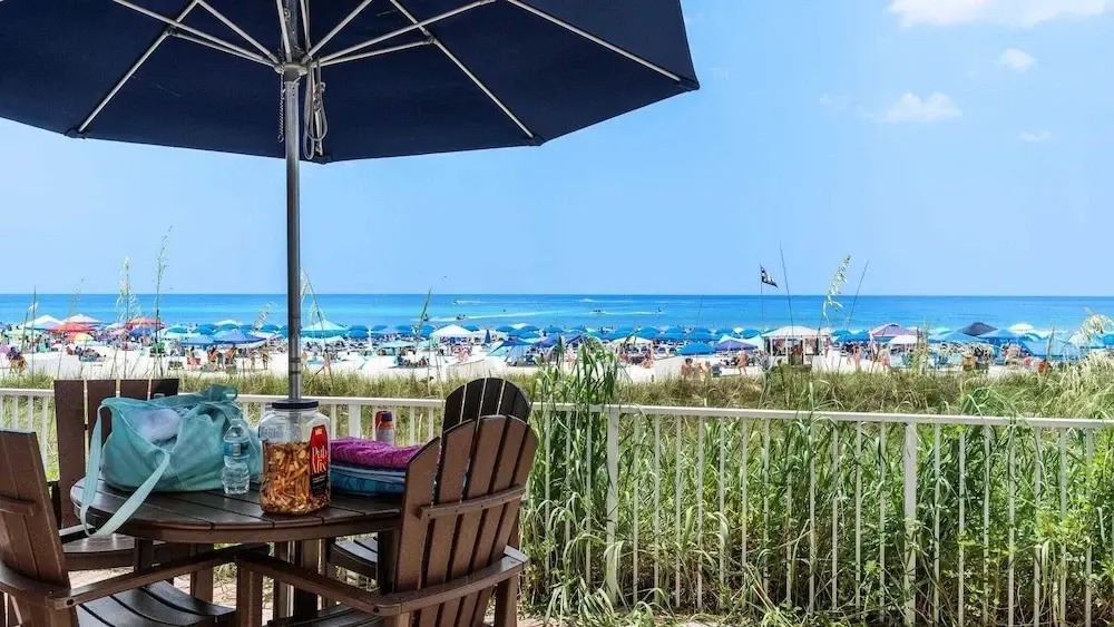 Beachfront Condo, Oceanview Balcony, Lagoon Pool Thomas Dr #2308 by Avantstay
