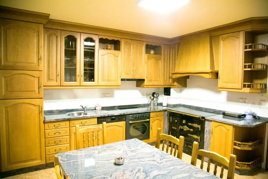 House with 4 bedrooms in Cuntis with wonderful mountain view private pool enclosed garden 18 km from the beach