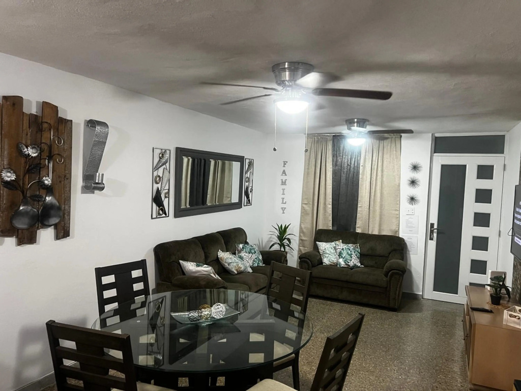 “Lucor D-Eight House” New Entire Home in the Town…