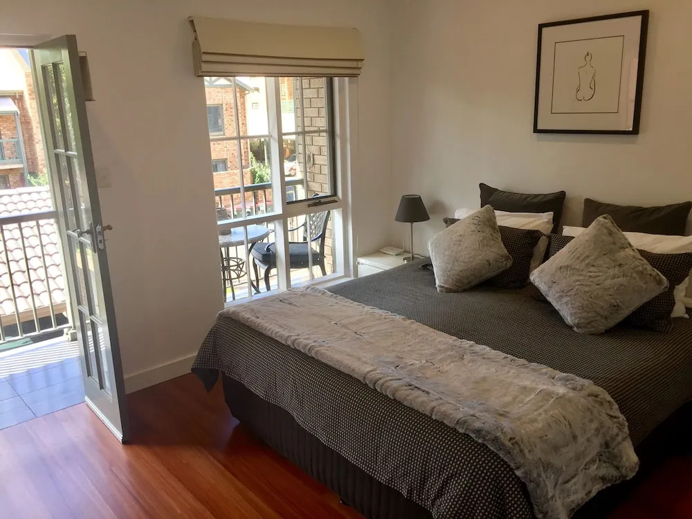 Luxury Townhouse in chic North Adelaide