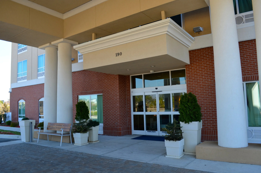 Holiday Inn Express & Suites - Smithfield/Selma by IHG