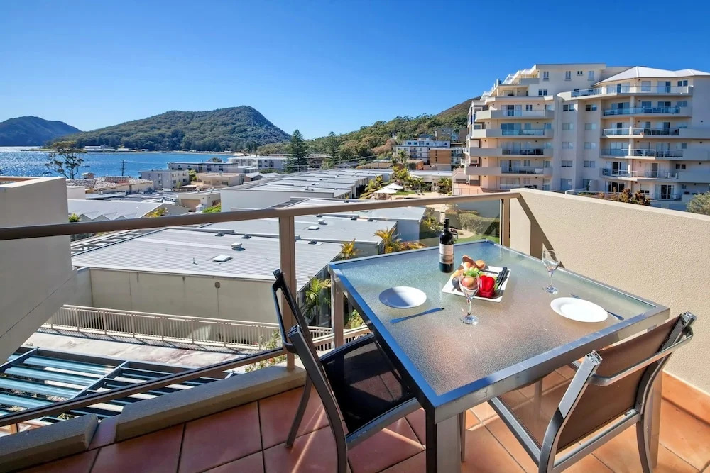 Barrington, 713/35-45 Shoal Bay Road
