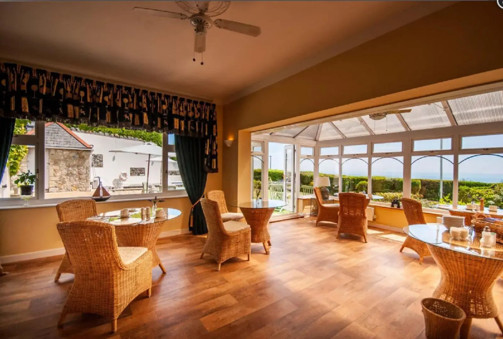 The Leconfield Hotel