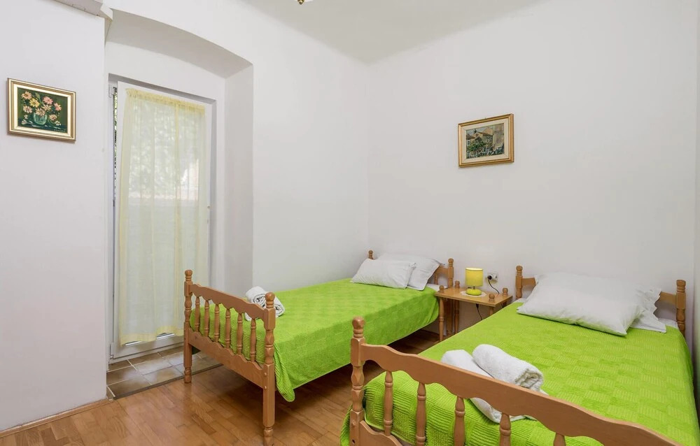 Beautiful Apartment in Omisalj With 1 Bedrooms and Wifi