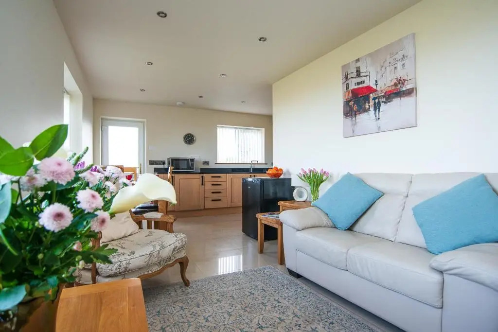 Finest Retreats - Sea Views Cottage