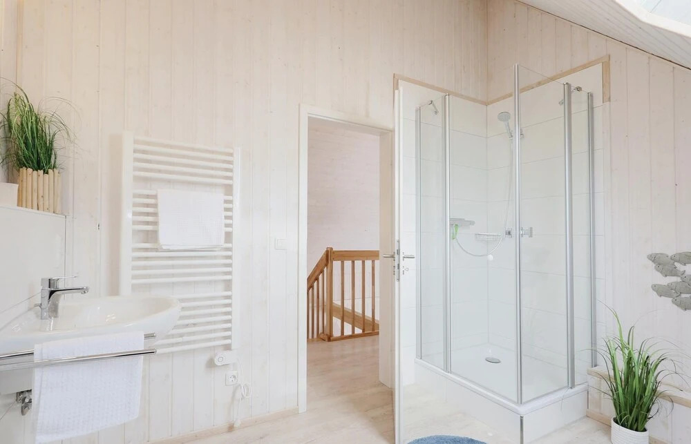 Nice Home In Ostseeresort Olpenitz With Sauna