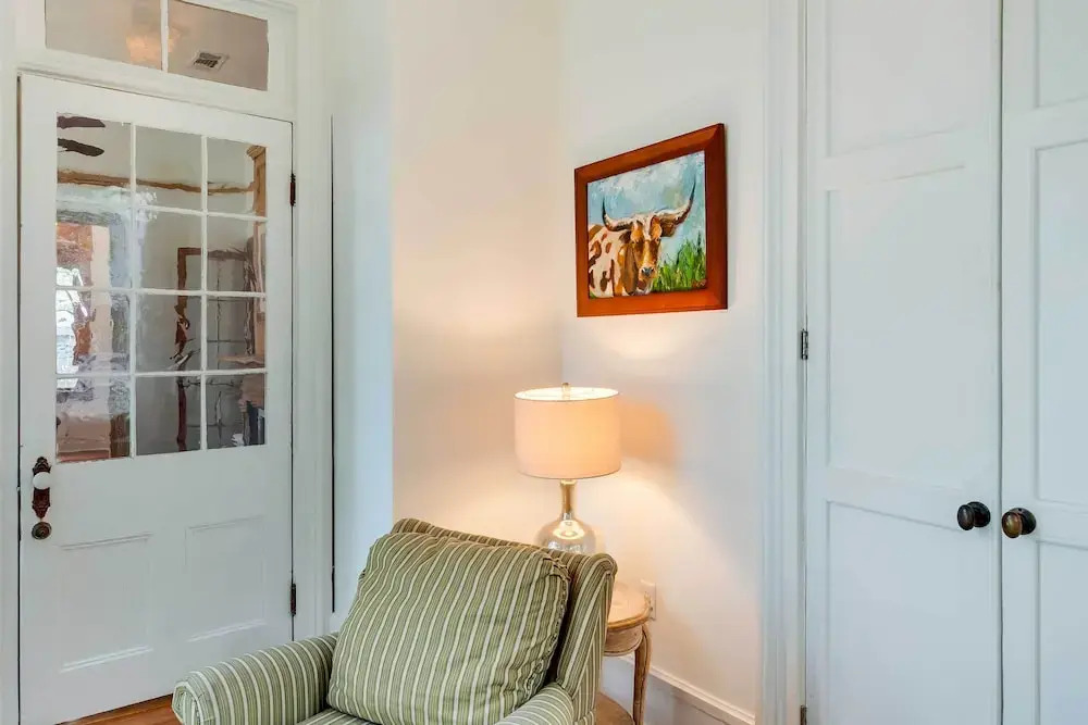 Comfy Central Natchez Hideaway: Walk to Dtwn!