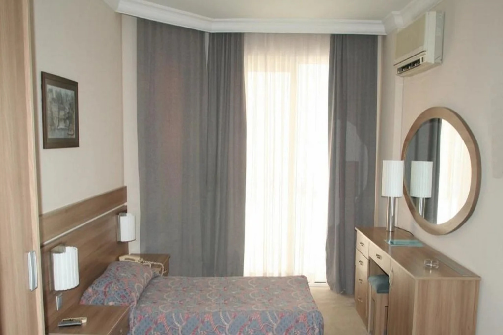 Elysee Beach Hotel