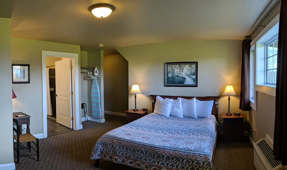 The Meadowlark Inn