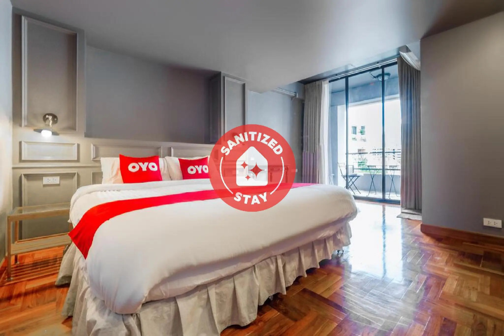 OYO 1042 Boons Residence Sathorn