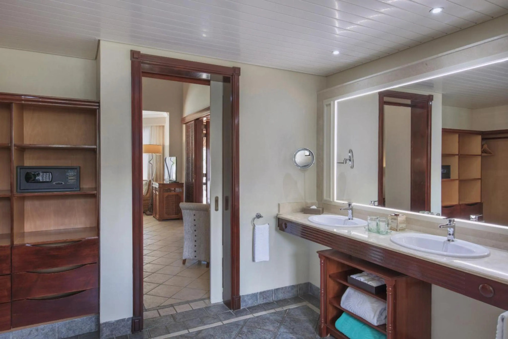 Dinarobin Beachcomber Golf Resort & Spa