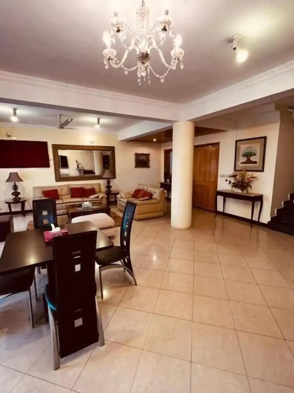 Reina Boutique Hotel - Murree