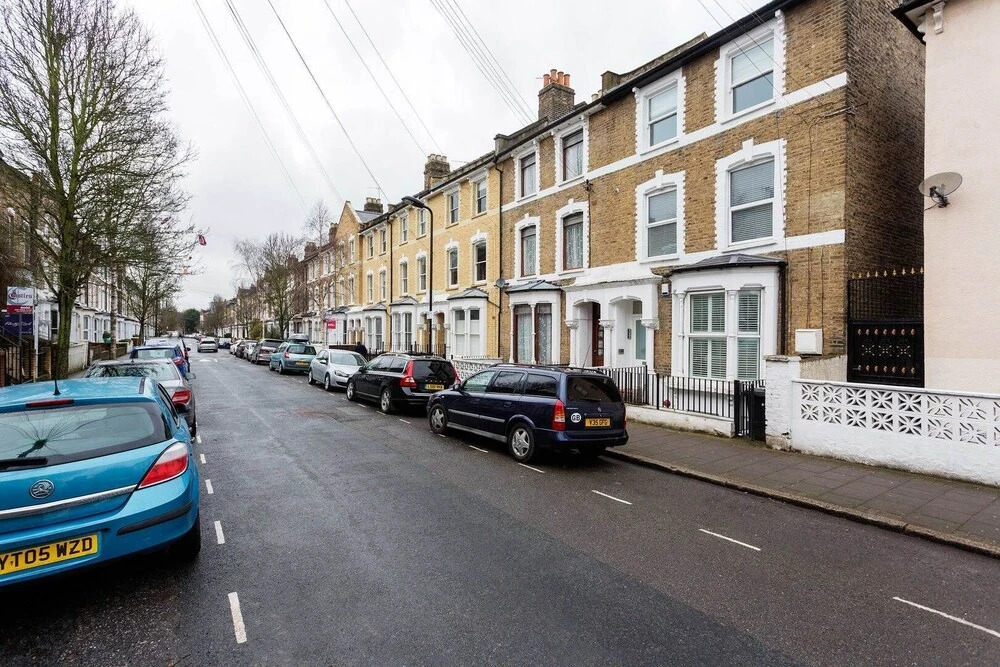 Between Clapton and Stoke Newington