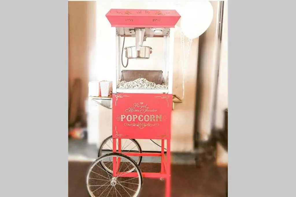 THE POPCORN - tram station to the OPERA 1 min away