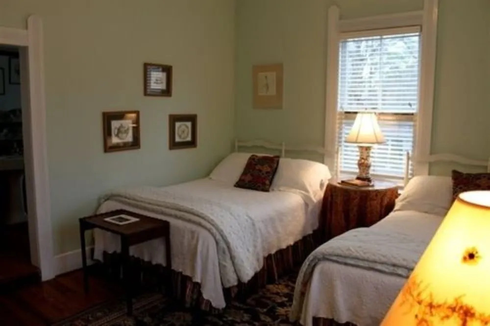 Edgeworth Inn