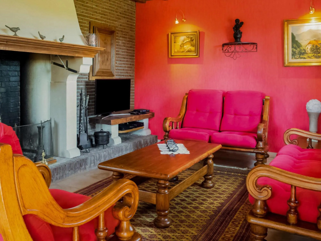 Appealing villa in Bièvre with garden