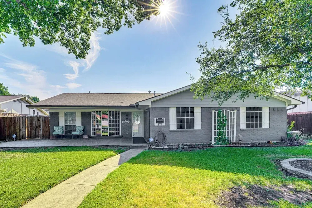 Yard + Patio: Dallas Area Home By Parks & Dining