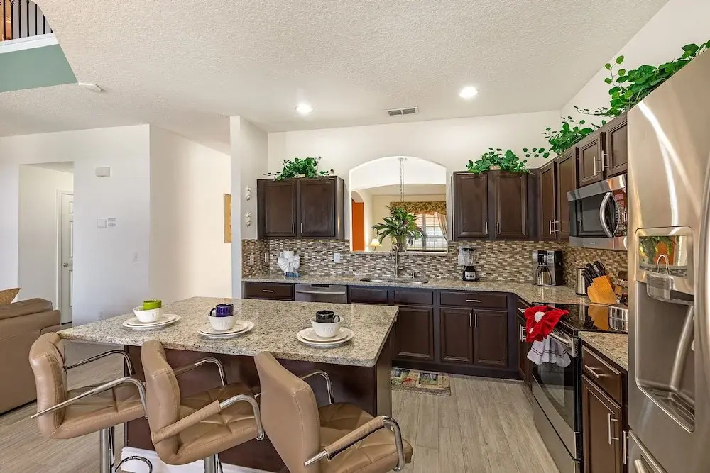 South Facing Pool, Spa & Games Room