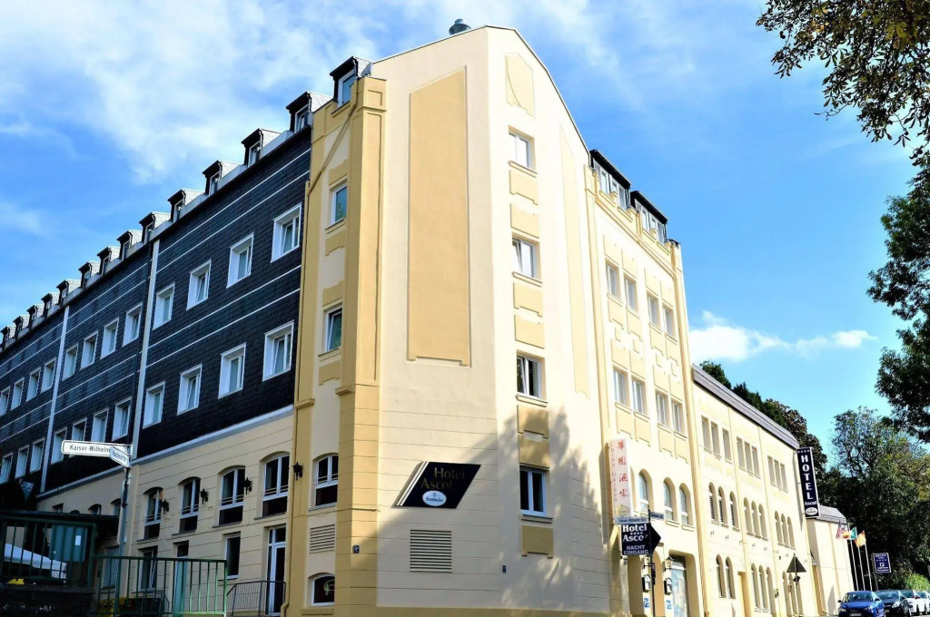 Ascot Hotel