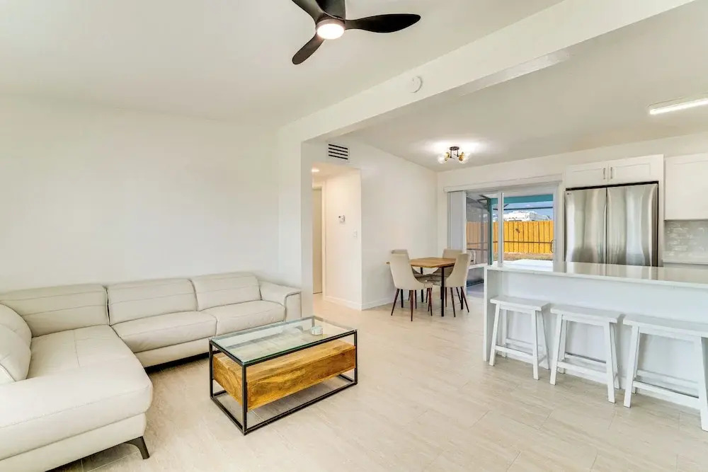 4 Mi to Beach! Sleek Getaway in Port Charlotte