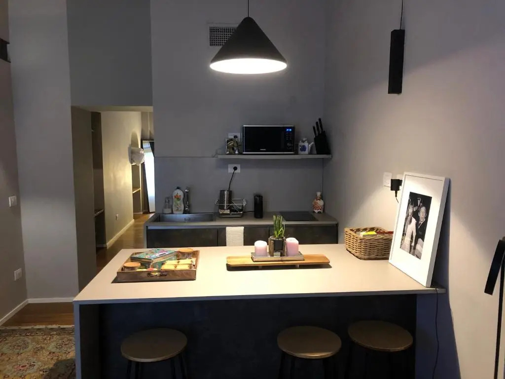 Home in Trast