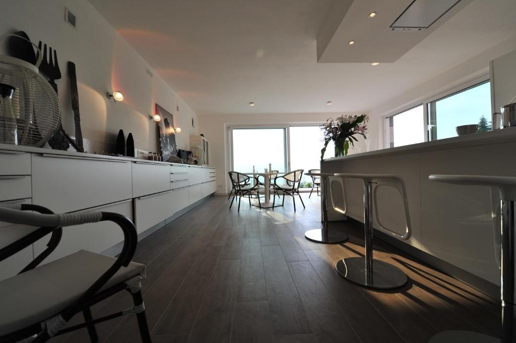 Zeno Suites