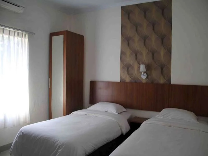 Hotel Kenari Pantai