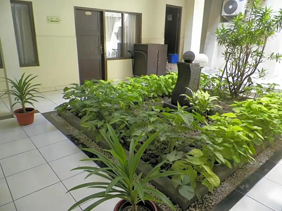 RedDoorz Jalan Sriwijaya near Polda Jateng