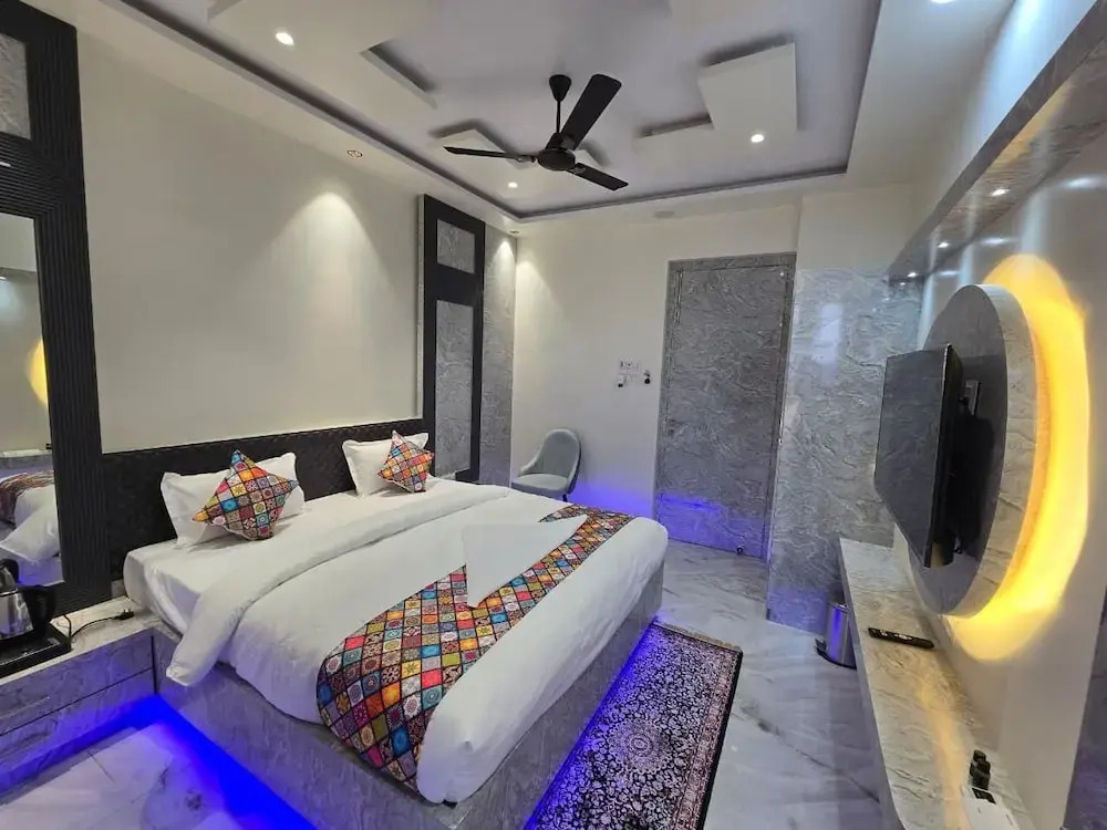 HOTEL REAL Inn