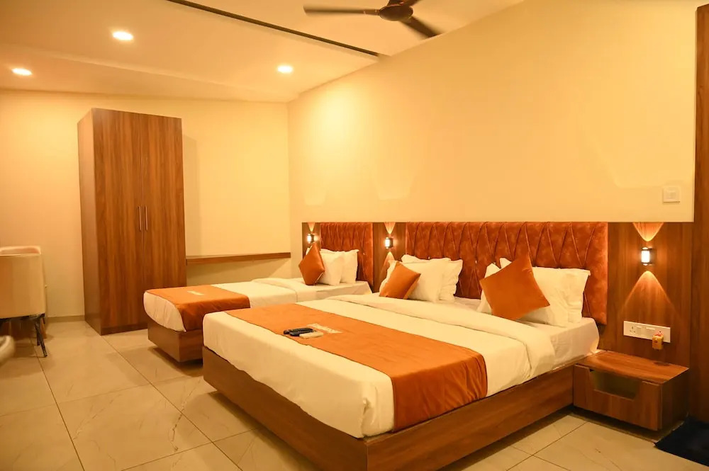 Hotel Embassy