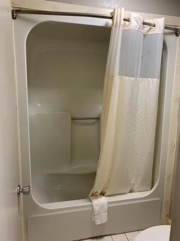 Relax Inn & Suites