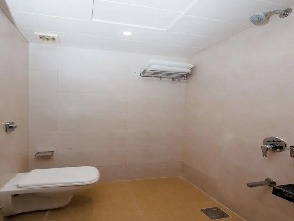 OYO 27633 Hotel Dan