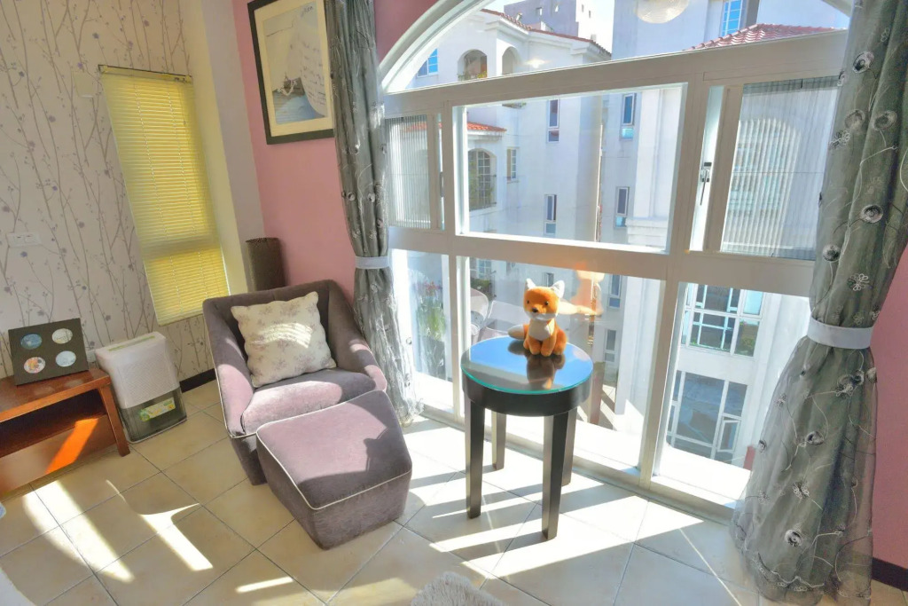 White Cotton Candy Homestay