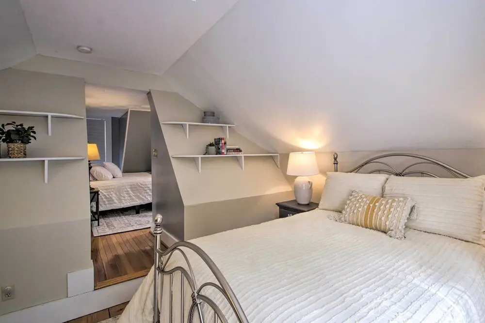 Modern Home ~ 2 Mi to Cranmore Mountain Resort!