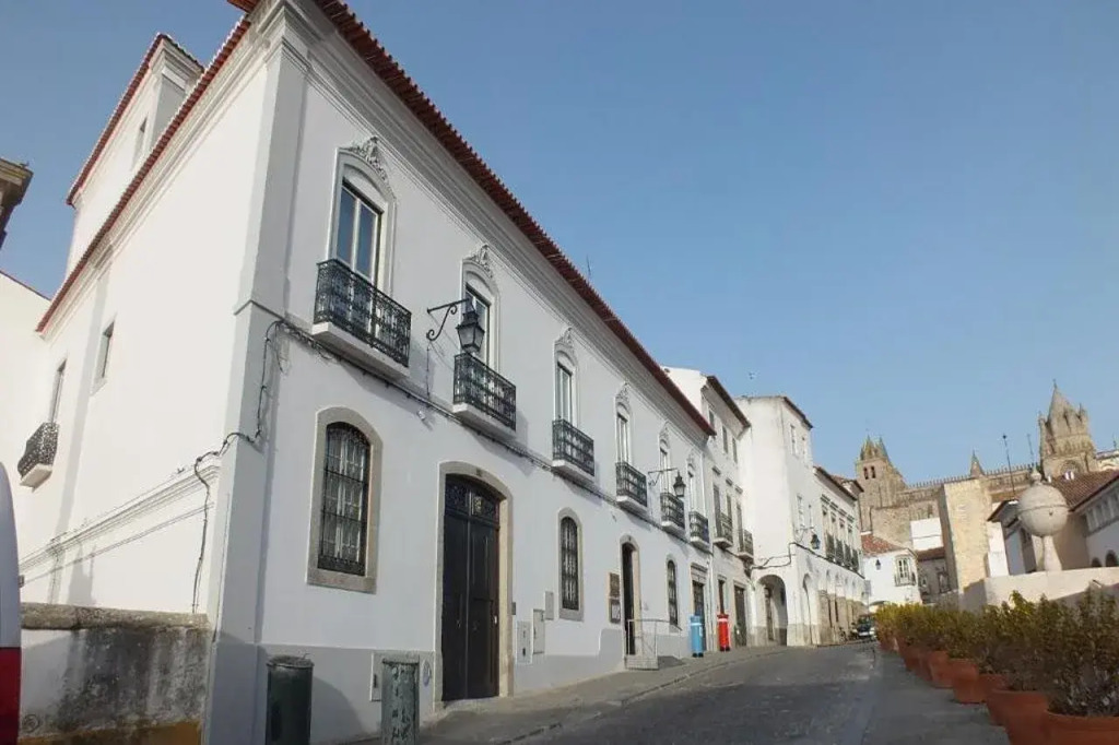MouraSuites Hotel