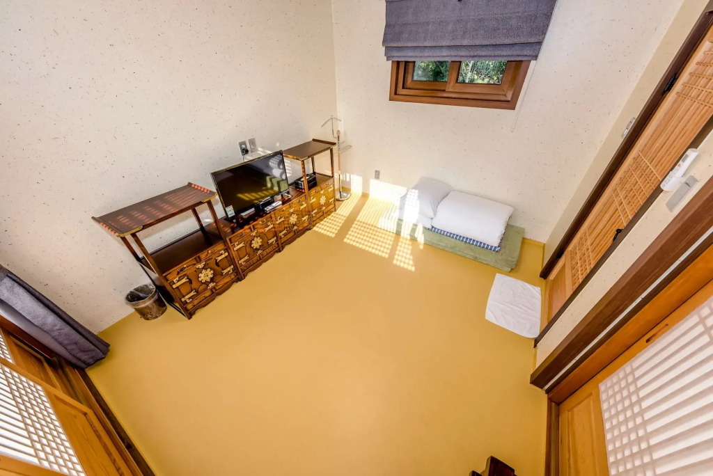 Jeju Hanok Hotel Hallagung