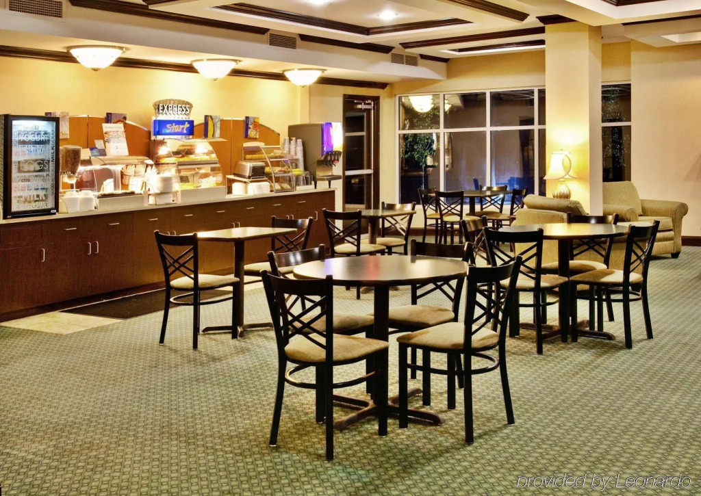 Holiday Inn Express Hotel & Suites Altoona-Des Moines by IHG
