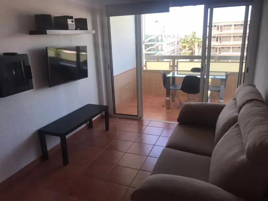 5 min walk from Yumbo 310