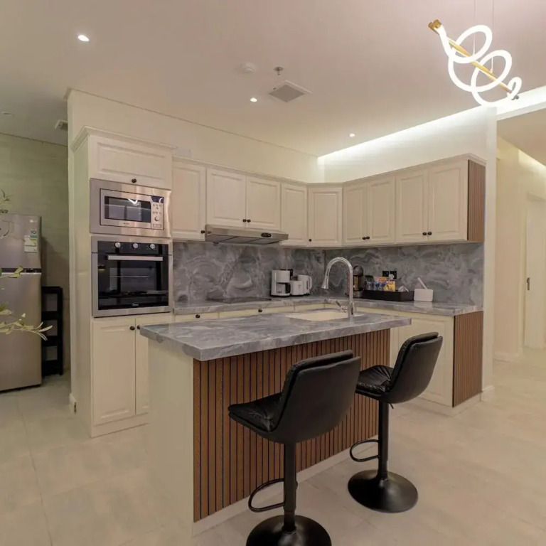 Executive & Secluded 2-bedroom Apartment in Alnada