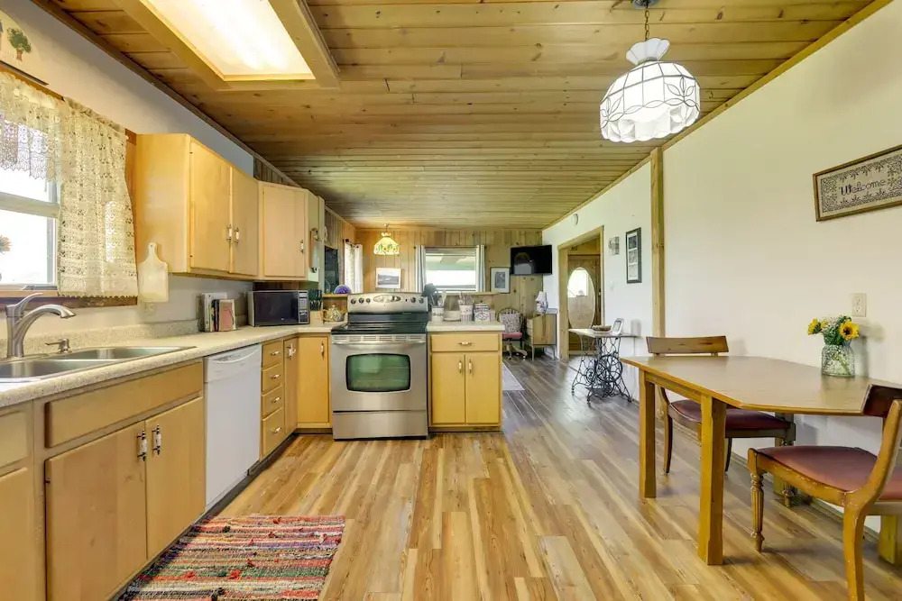 Scenic Mount Sopris View: Historic Alpine Cabin!