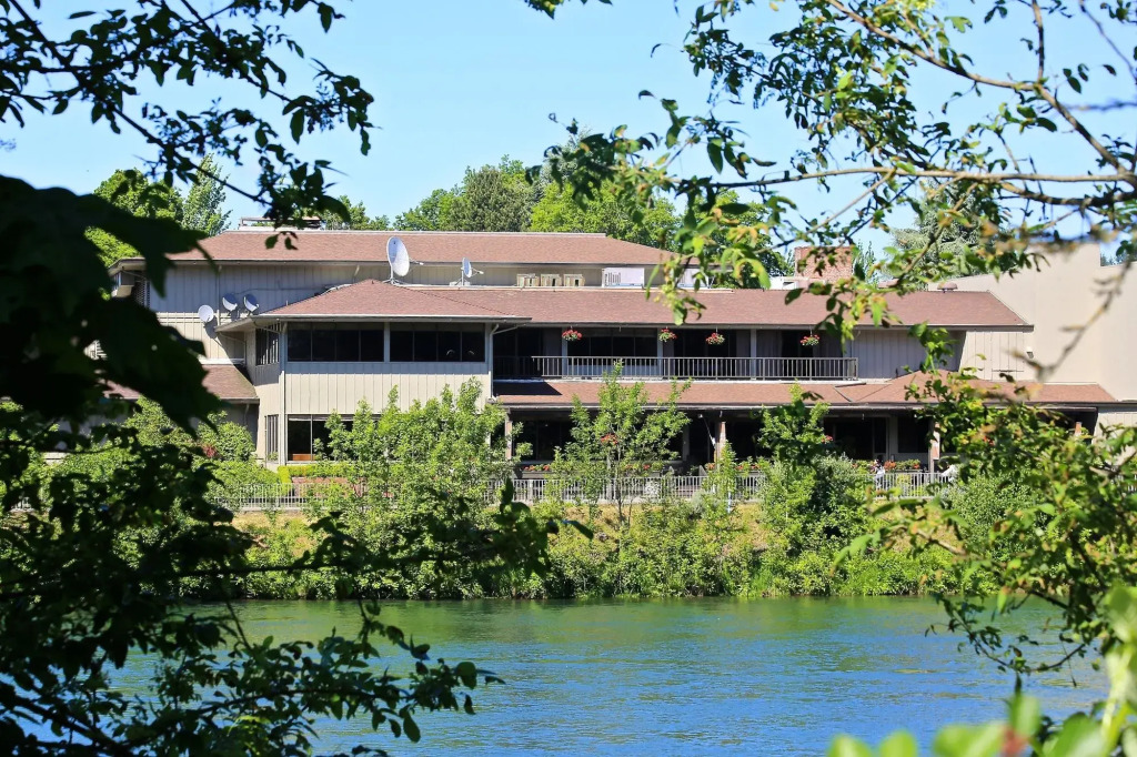 Valley River Inn