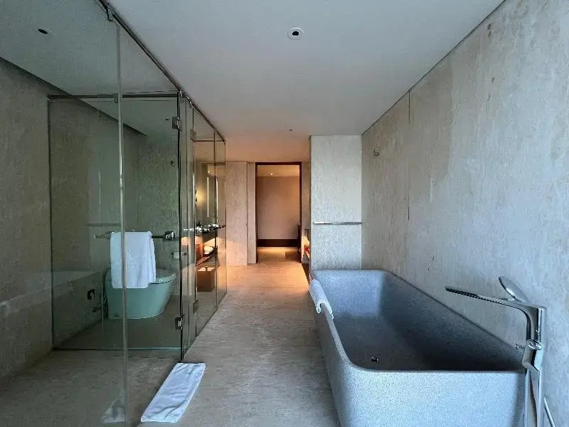 Люкс Presidential с балконом в Отель Bali Beach